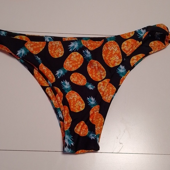 Woman Orange pineapple cheeky bikini beach summer  vacation pool size sm/med - Picture 6 of 6